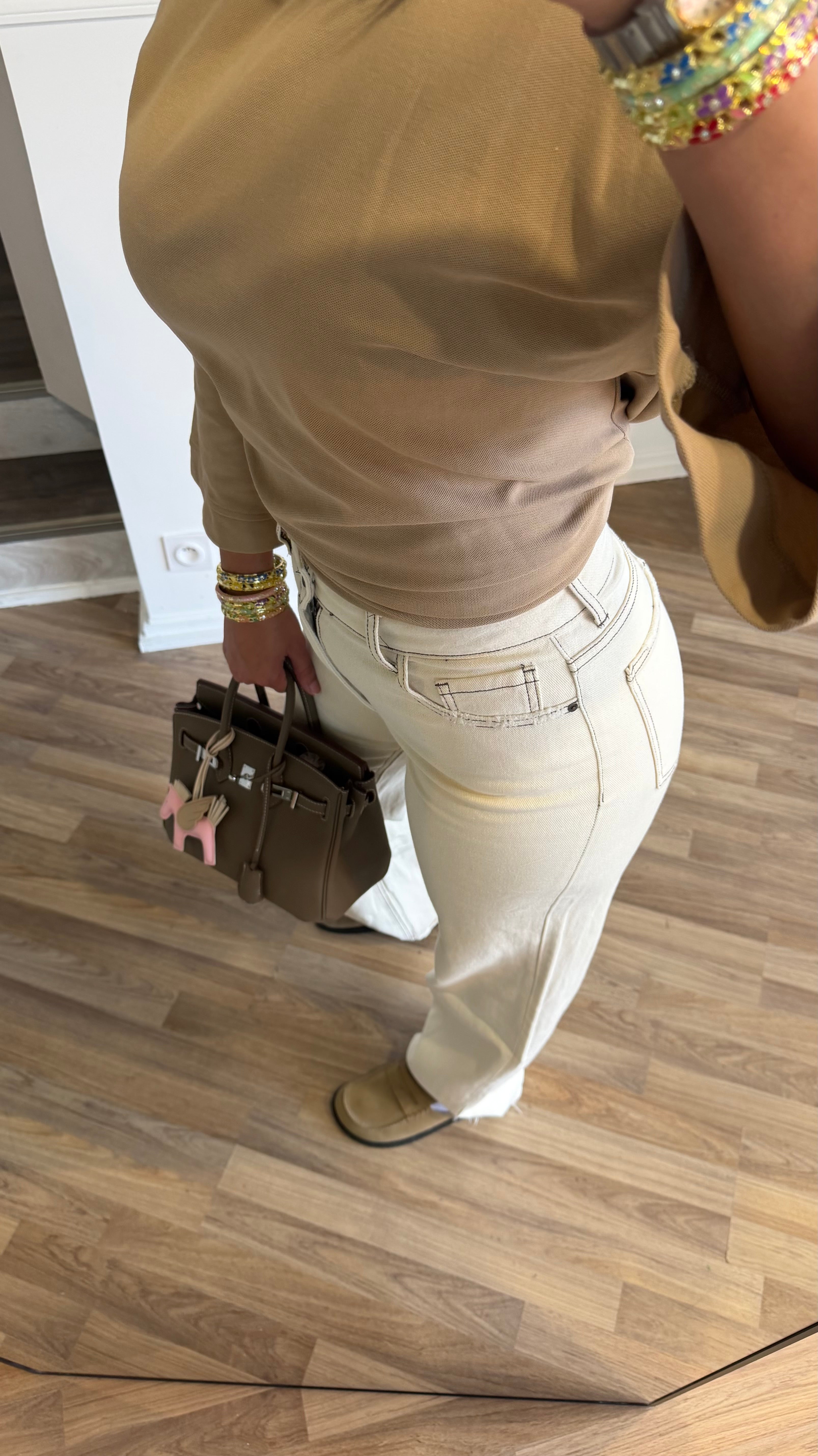 JEANS CRÈME [ coutures noir ]