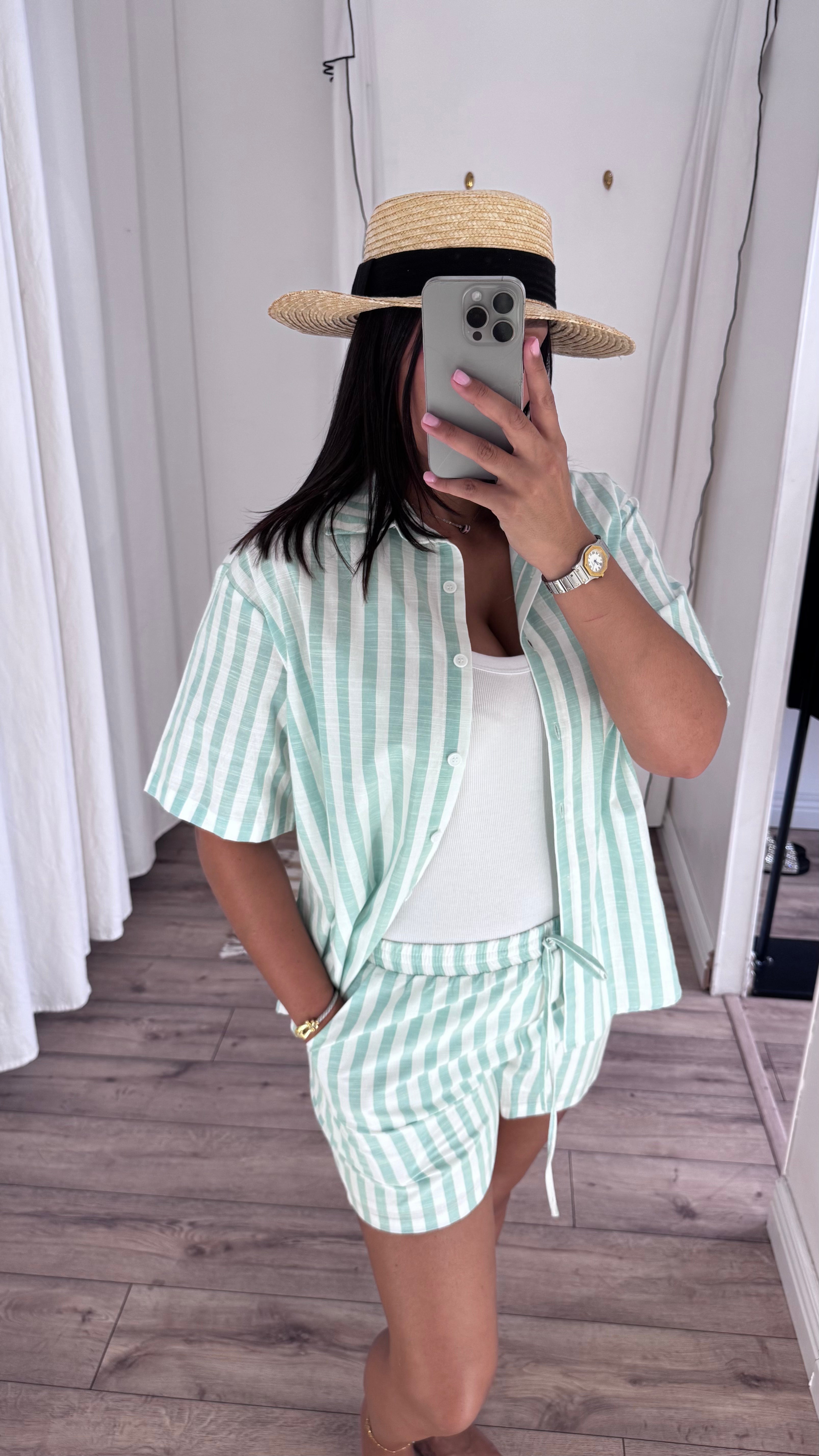 SHORT A POCHES