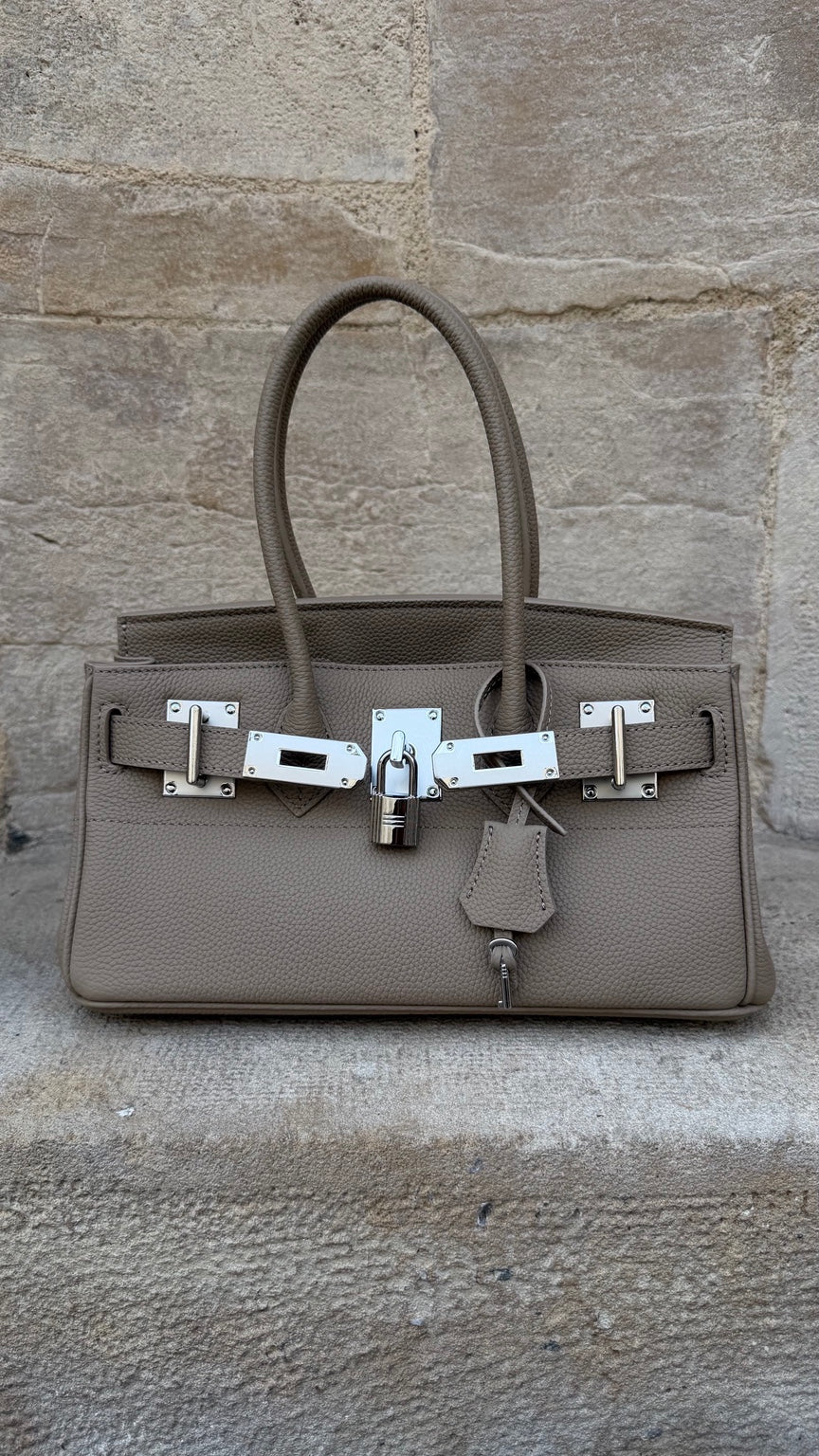 THE RICHY BAG — Kendall, camel